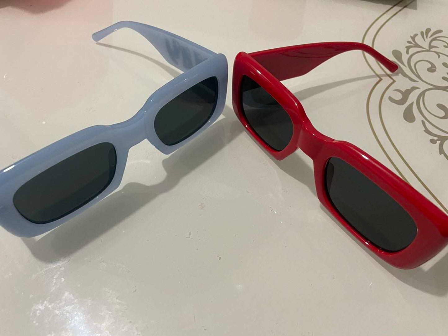PLAY SUMMER SHADES (RED)